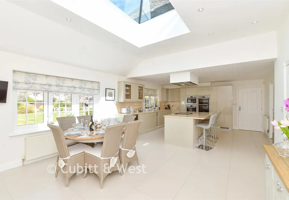 Kitchen / Breakfast Room - Waterford Gardens, Climping, West Sussex - Wards of Kent