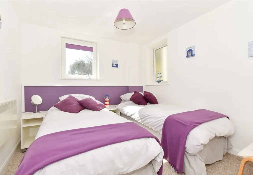 Bedroom 2 - Sandbanks, Sandown, Isle of Wight - Wards of Kent