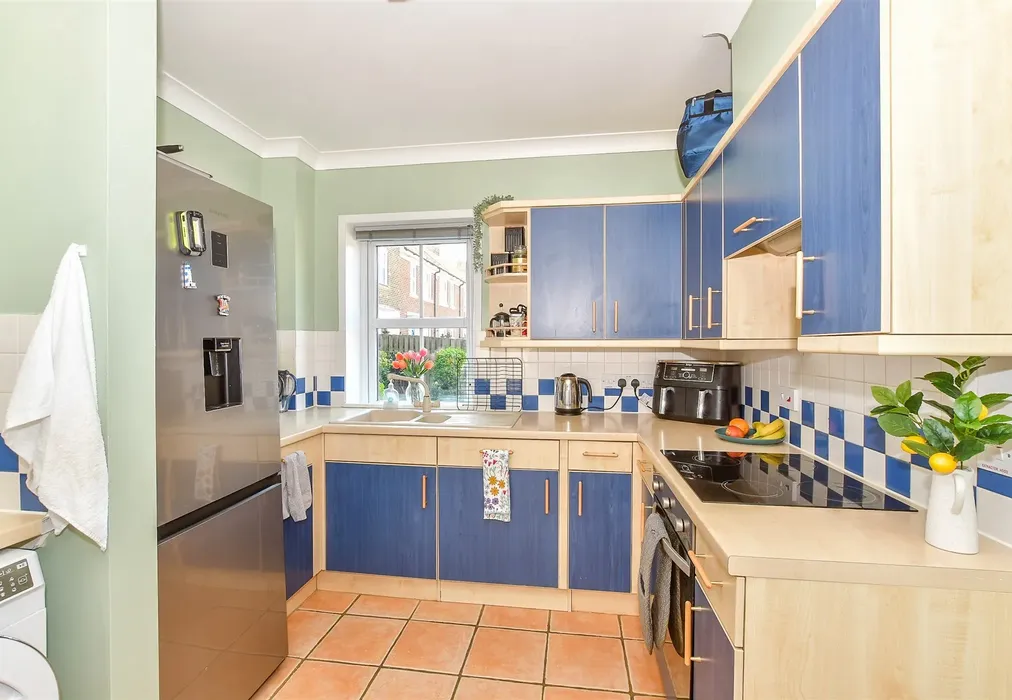 Kitchen/ Breakfast Room - West Parade, Hythe, Kent - Wards of Kent