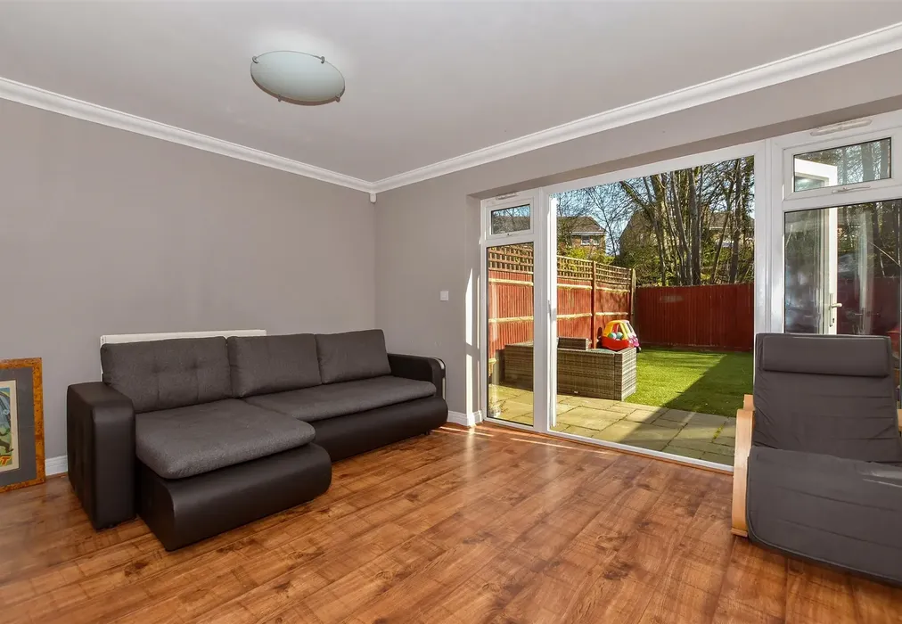 Family Room - Sutton Road, Maidstone, Kent - Wards of Kent