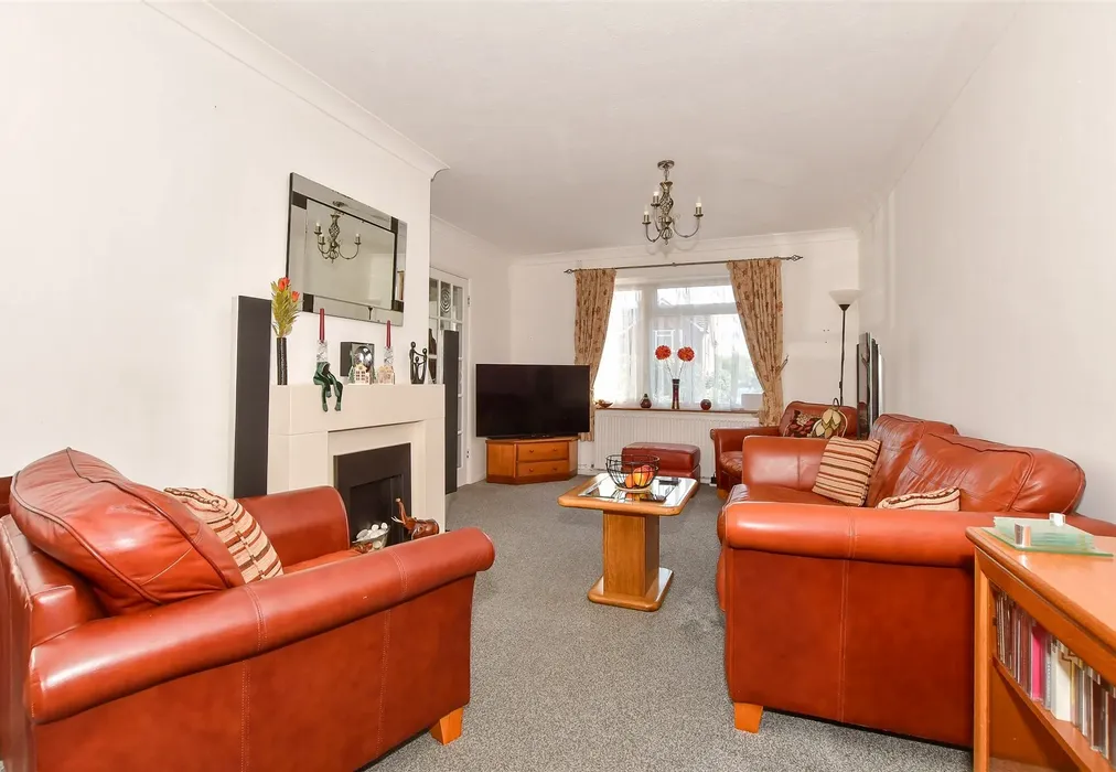 Lounge/Diner - Jubilee Road, Littlebourne, Canterbury, Kent - Wards of Kent