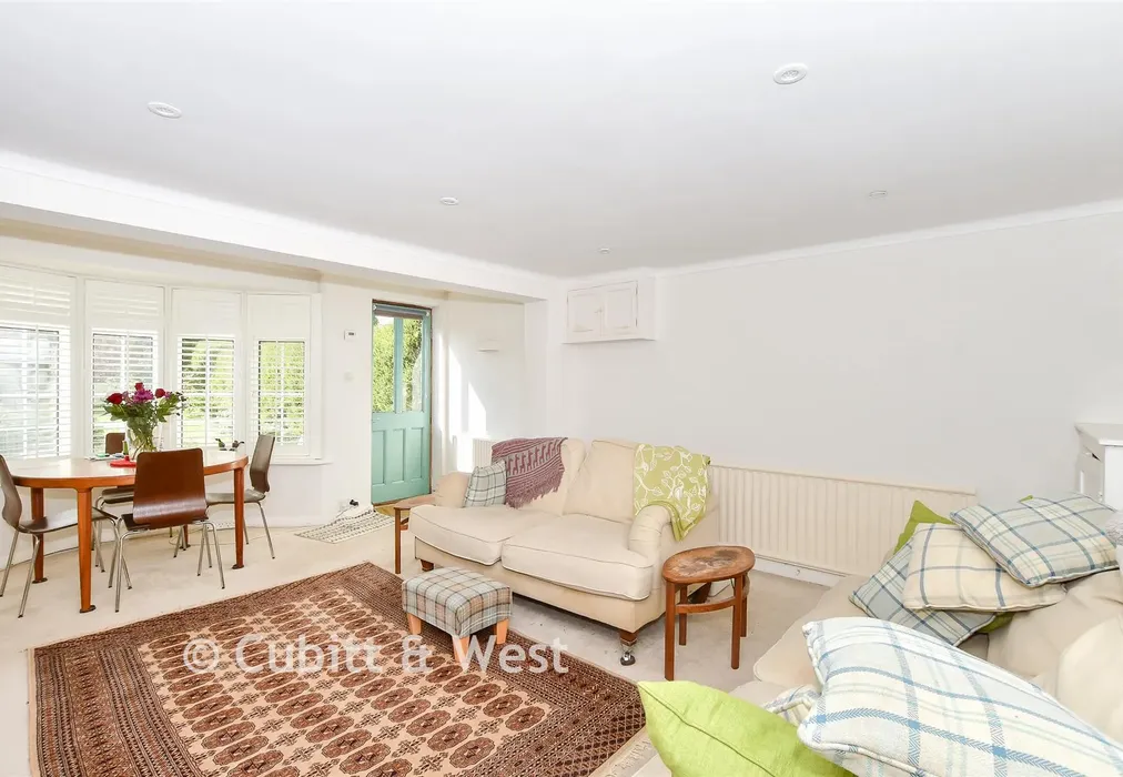 Lounge/Diner - Haywards Heath Road, Balcombe, Haywards Heath, West Sussex - Wards of Kent