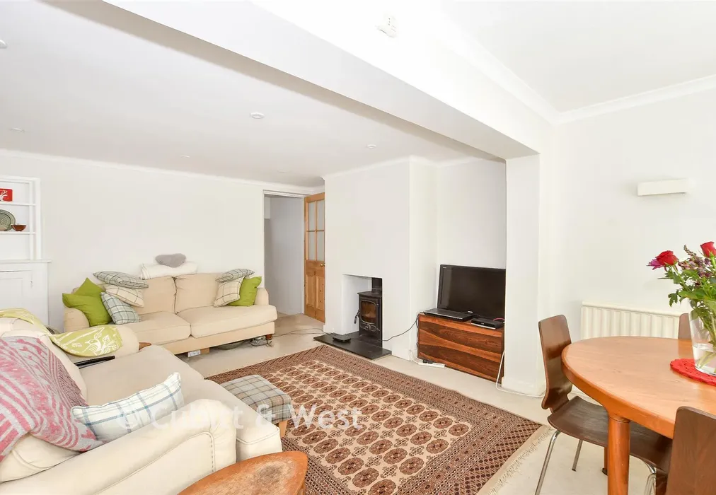 Lounge/Diner - Haywards Heath Road, Balcombe, Haywards Heath, West Sussex - Wards of Kent