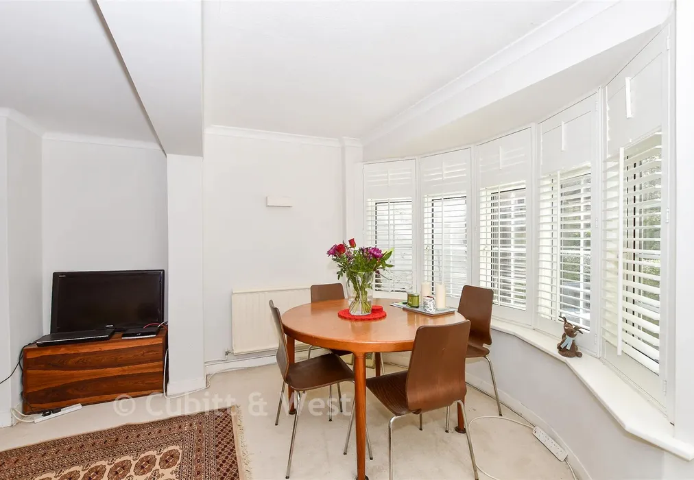 Lounge/Diner - Haywards Heath Road, Balcombe, Haywards Heath, West Sussex - Wards of Kent