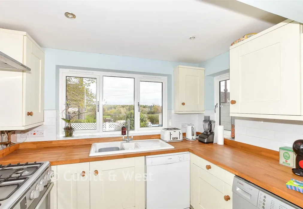 Kitchen - Haywards Heath Road, Balcombe, Haywards Heath, West Sussex - Wards of Kent