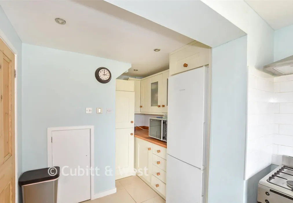 Kitchen - Haywards Heath Road, Balcombe, Haywards Heath, West Sussex - Wards of Kent