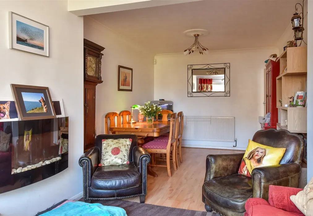Lounge/ Diner - West Way, Lancing, West Sussex - Wards of Kent