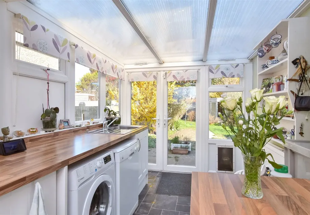 Sun Room - West Way, Lancing, West Sussex - Wards of Kent