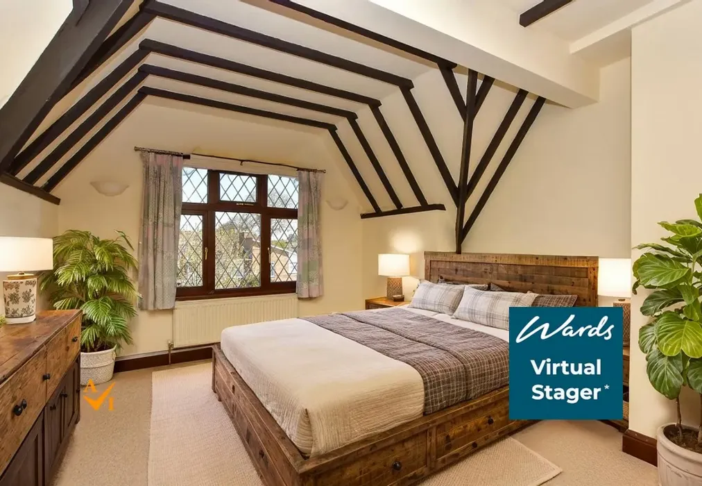 Bedroom 1 (Farmhouse style) - Lower Road, Faversham, Kent - Wards of Kent