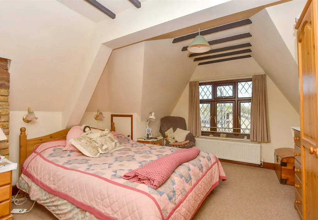 Bedroom 2 - Lower Road, Faversham, Kent - Wards of Kent