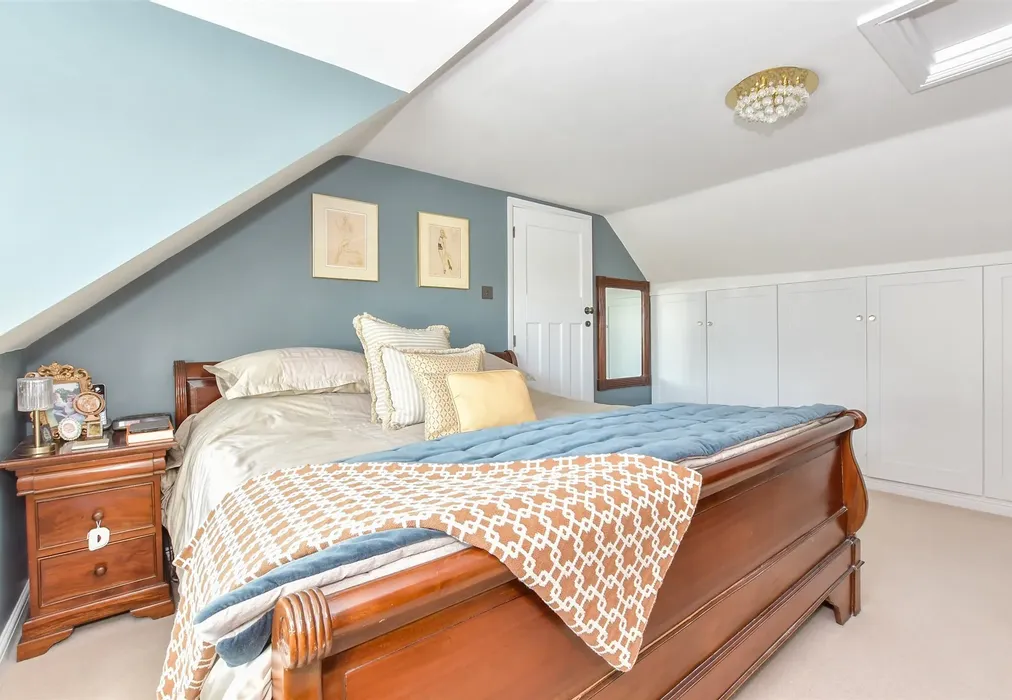 Bedroom 1 - Church Hill, Charing Heath, Ashford, Kent - Wards of Kent