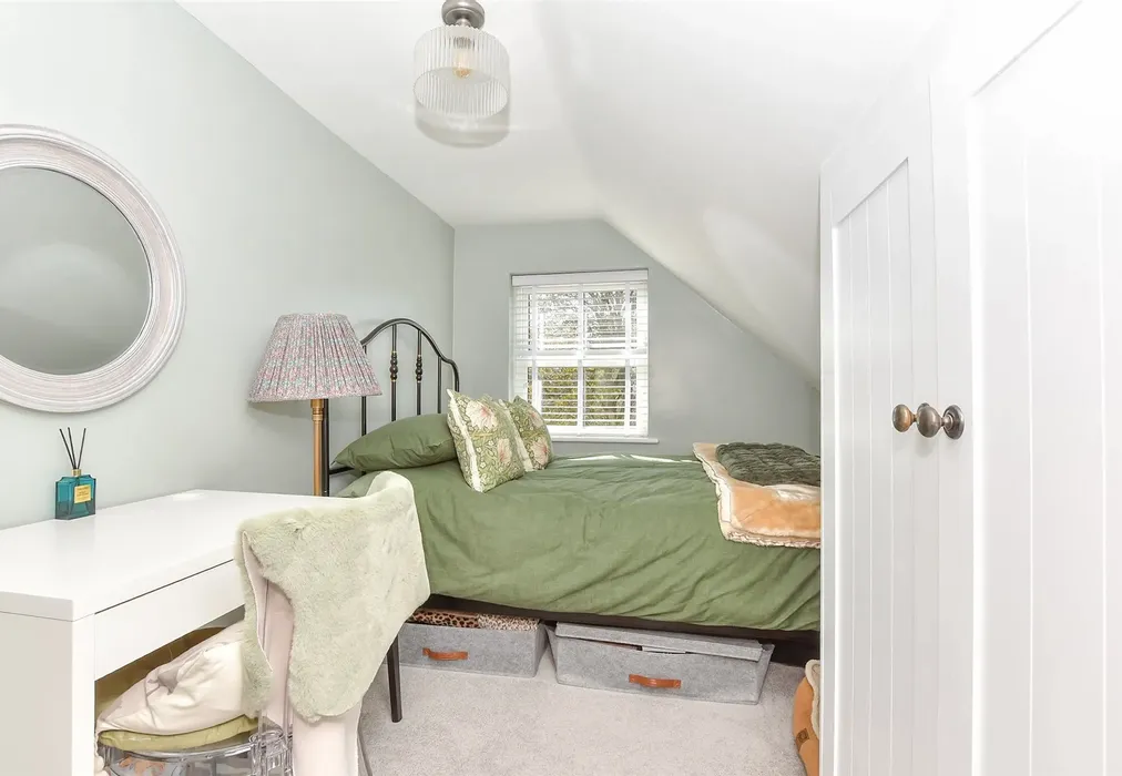 Bedroom 3 - Church Hill, Charing Heath, Ashford, Kent - Wards of Kent