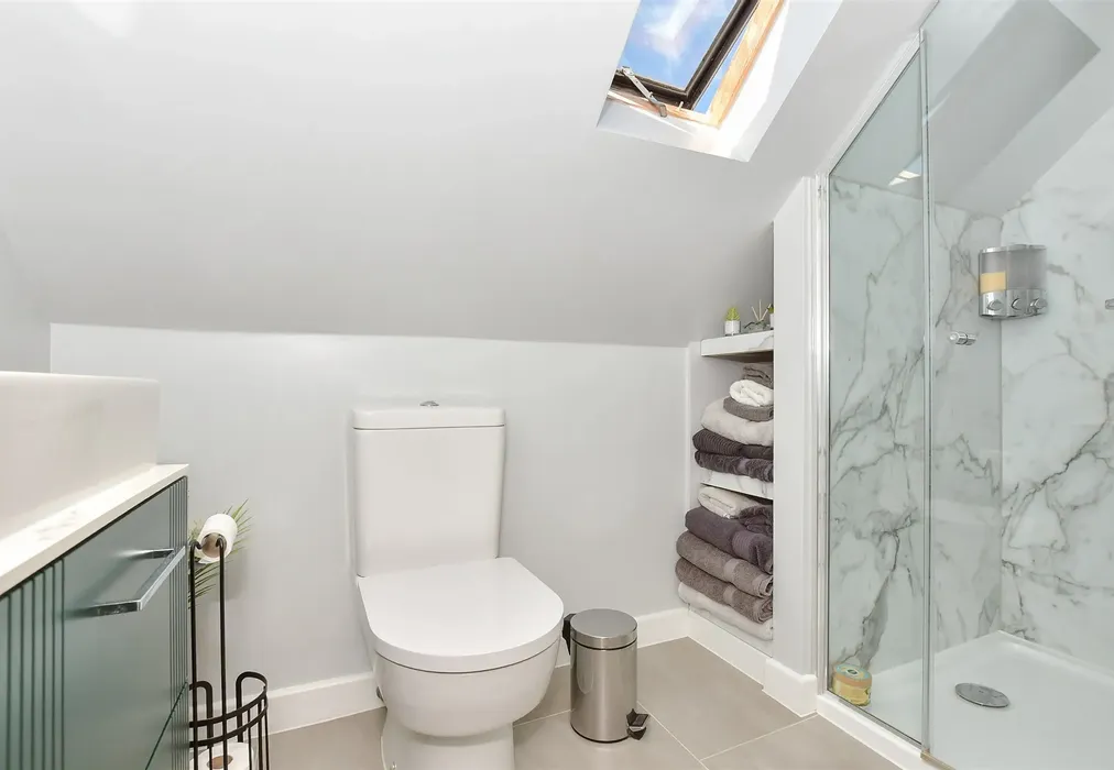 Shower Room - Church Hill, Charing Heath, Ashford, Kent - Wards of Kent