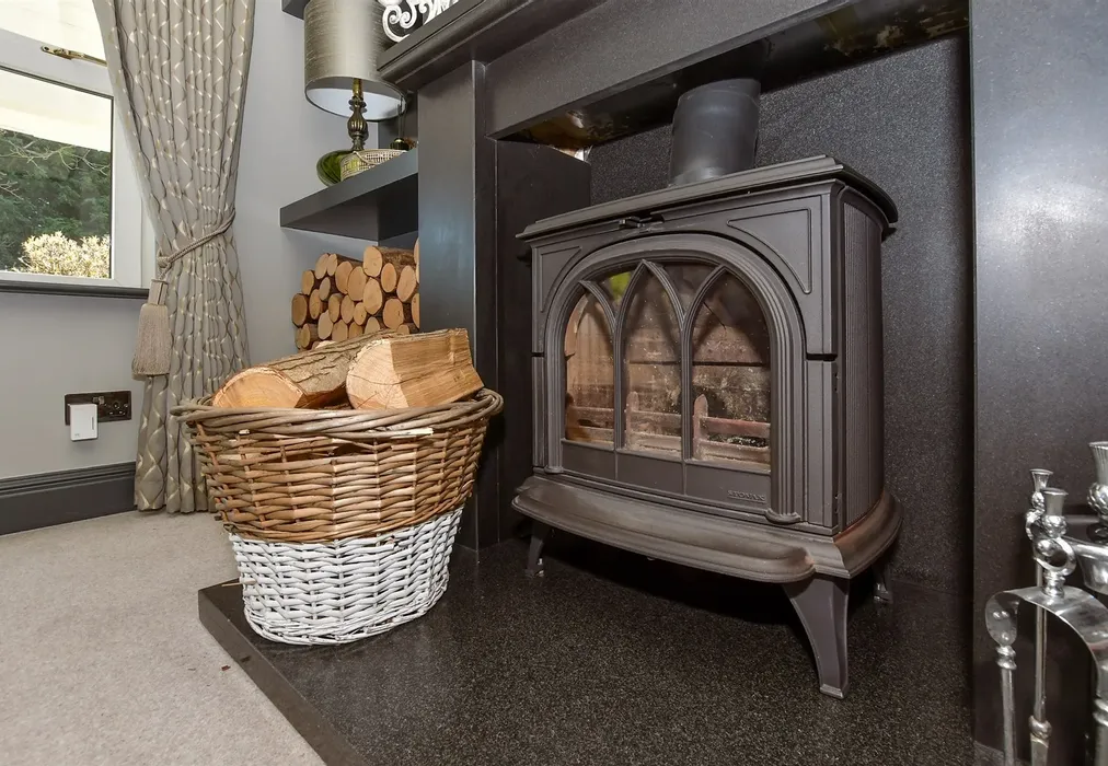 Internal Feature - Church Hill, Charing Heath, Ashford, Kent - Wards of Kent