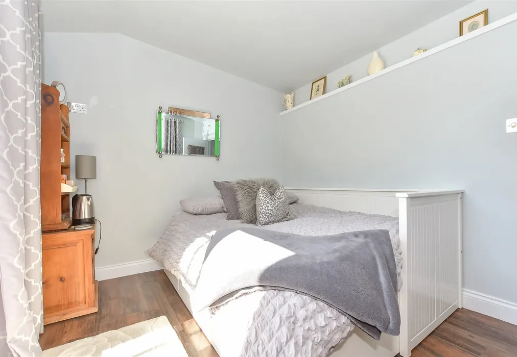 Summer House - Church Hill, Charing Heath, Ashford, Kent - Wards of Kent