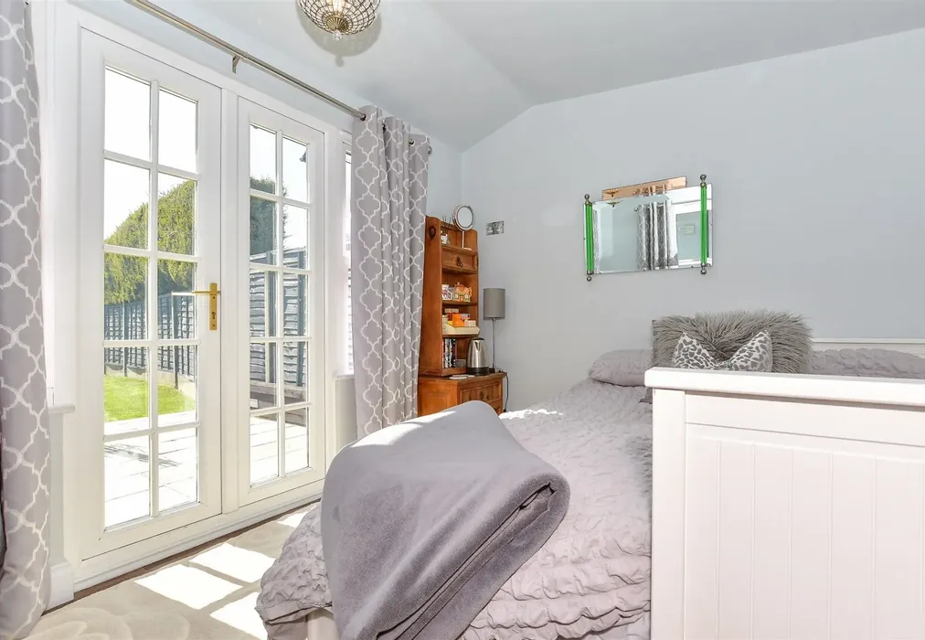 Summer House - Church Hill, Charing Heath, Ashford, Kent - Wards of Kent