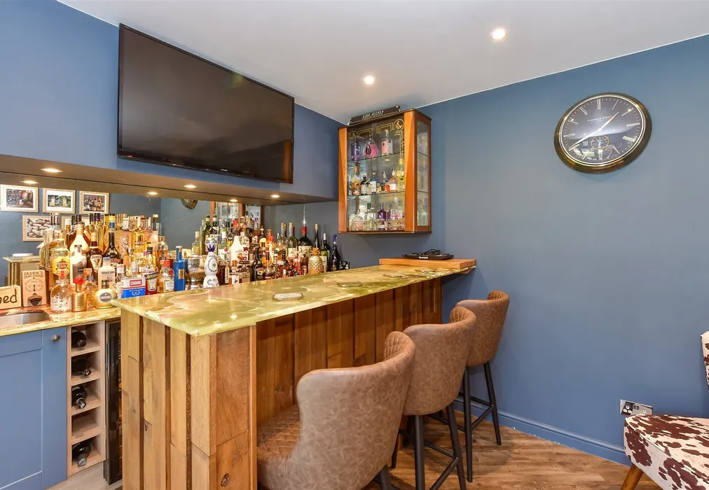 Bar - Church Hill, Charing Heath, Ashford, Kent - Wards of Kent