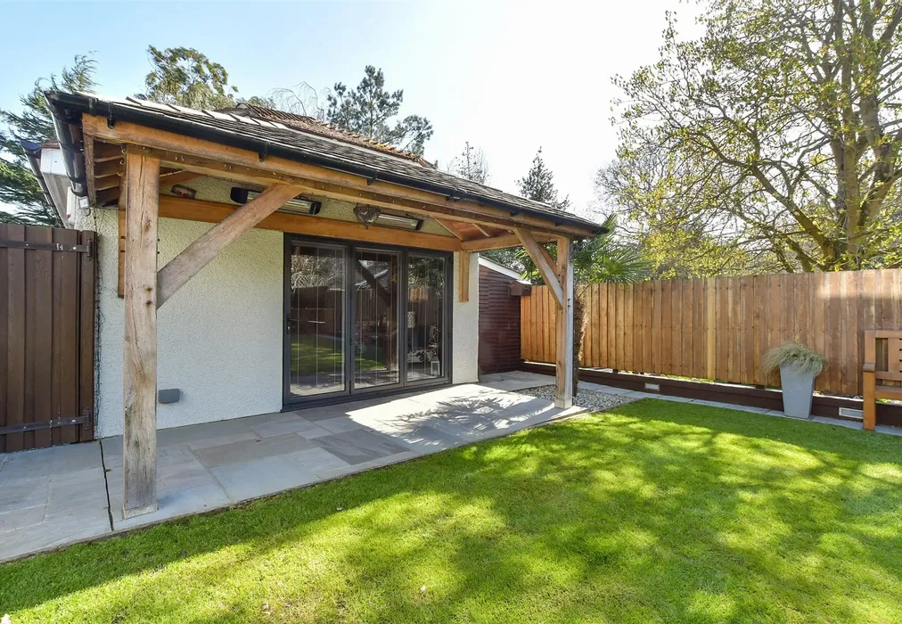 Bar - Church Hill, Charing Heath, Ashford, Kent - Wards of Kent