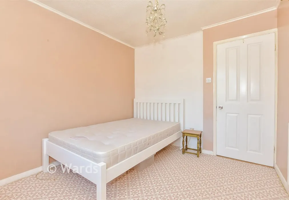 Bedroom 2 - Tabret Close, Kennington, Ashford, Kent - Wards of Kent