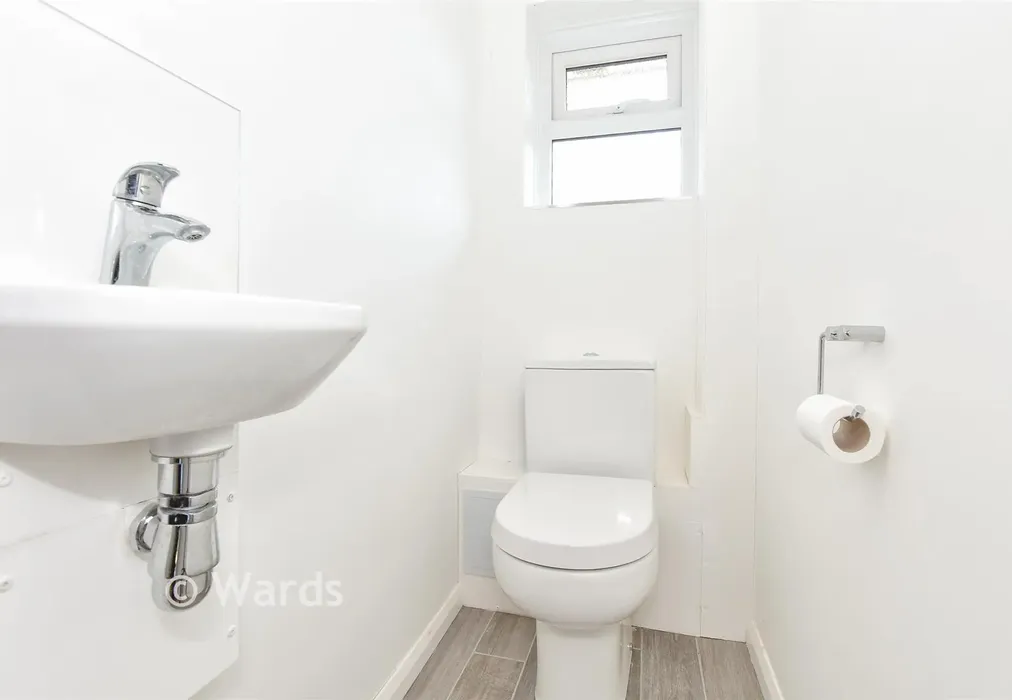 Cloakroom - Tabret Close, Kennington, Ashford, Kent - Wards of Kent