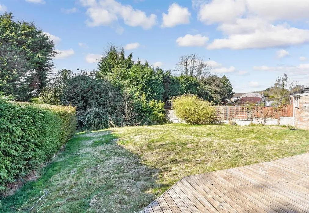 Rear Garden - Tabret Close, Kennington, Ashford, Kent - Wards of Kent