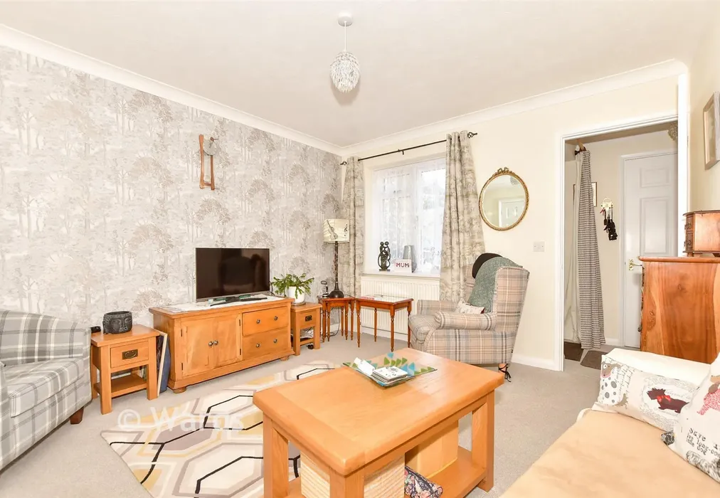 Lounge - St. Bartholomew's Close, Dover, Kent - Wards of Kent