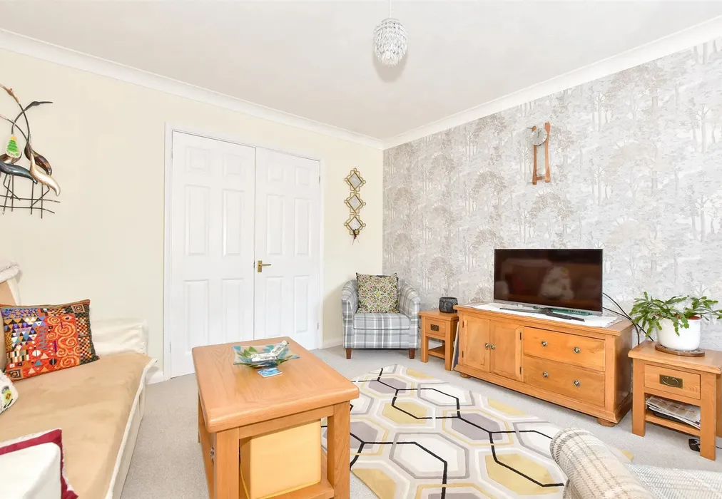 Lounge - St. Bartholomew's Close, Dover, Kent - Wards of Kent