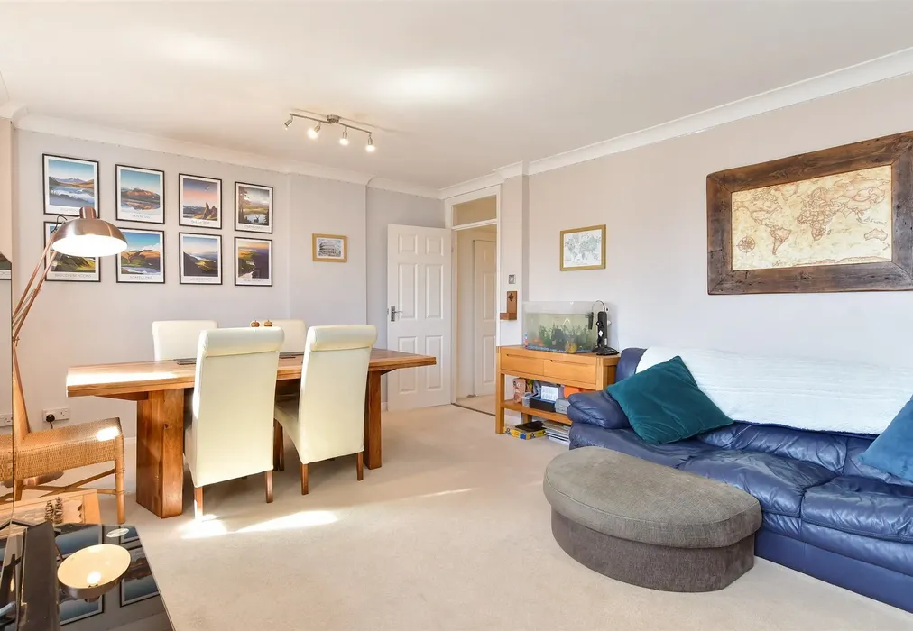 Lounge - Boundary Road, Worthing, West Sussex - Wards of Kent