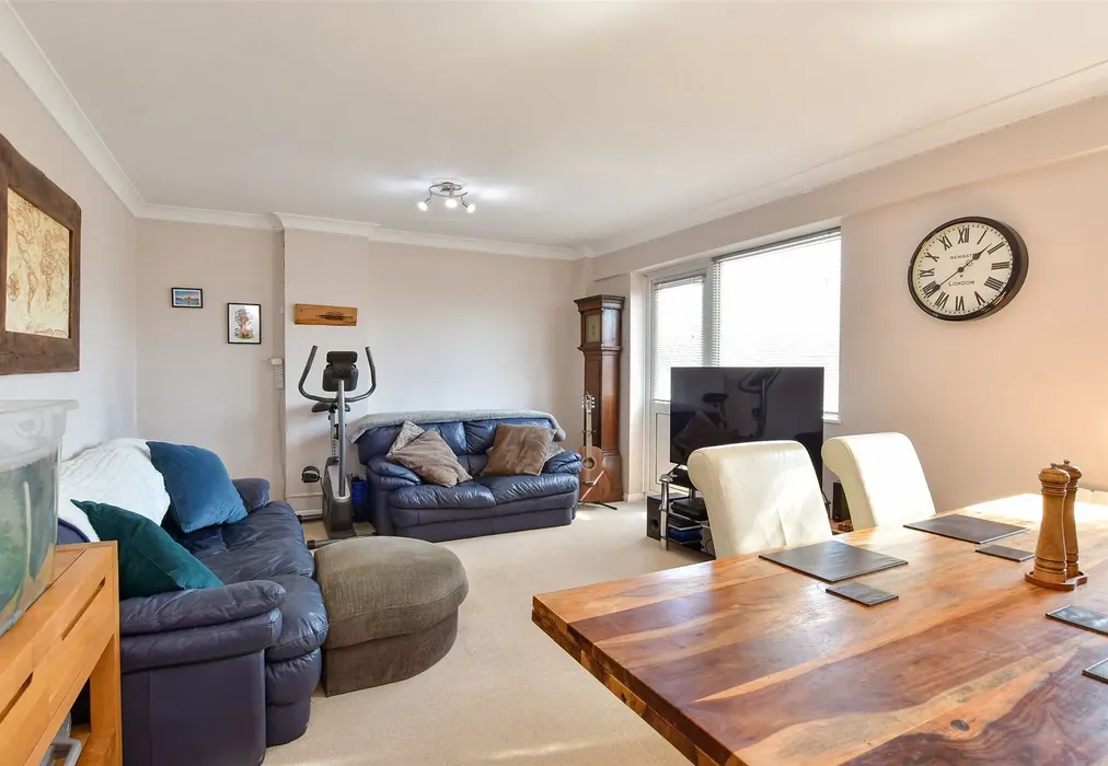 Lounge - Boundary Road, Worthing, West Sussex - Wards of Kent