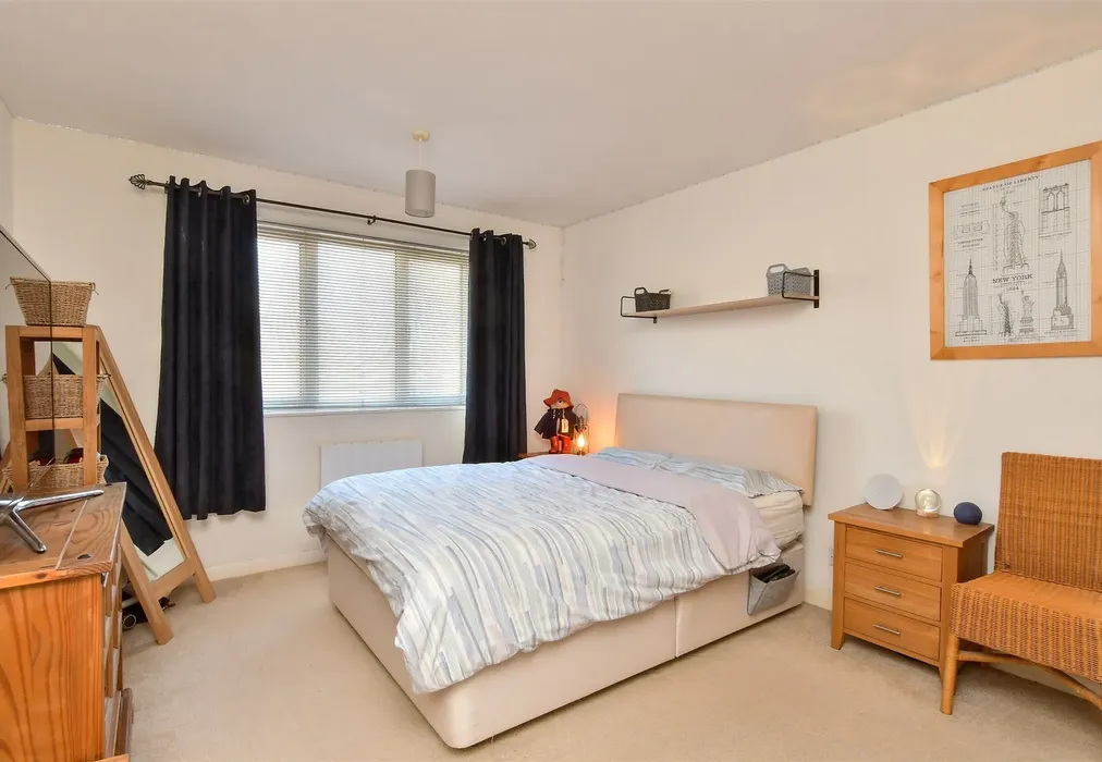 Bedroom 1 - Boundary Road, Worthing, West Sussex - Wards of Kent