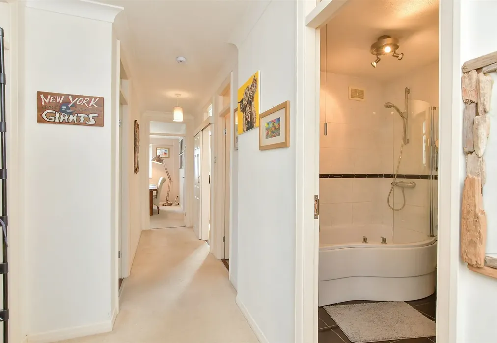 Internal Lifestyle Photograph - Boundary Road, Worthing, West Sussex - Wards of Kent