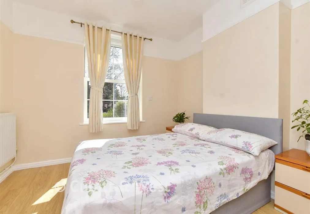 Bedroom - Love Lane, Morden, Surrey - Wards of Kent