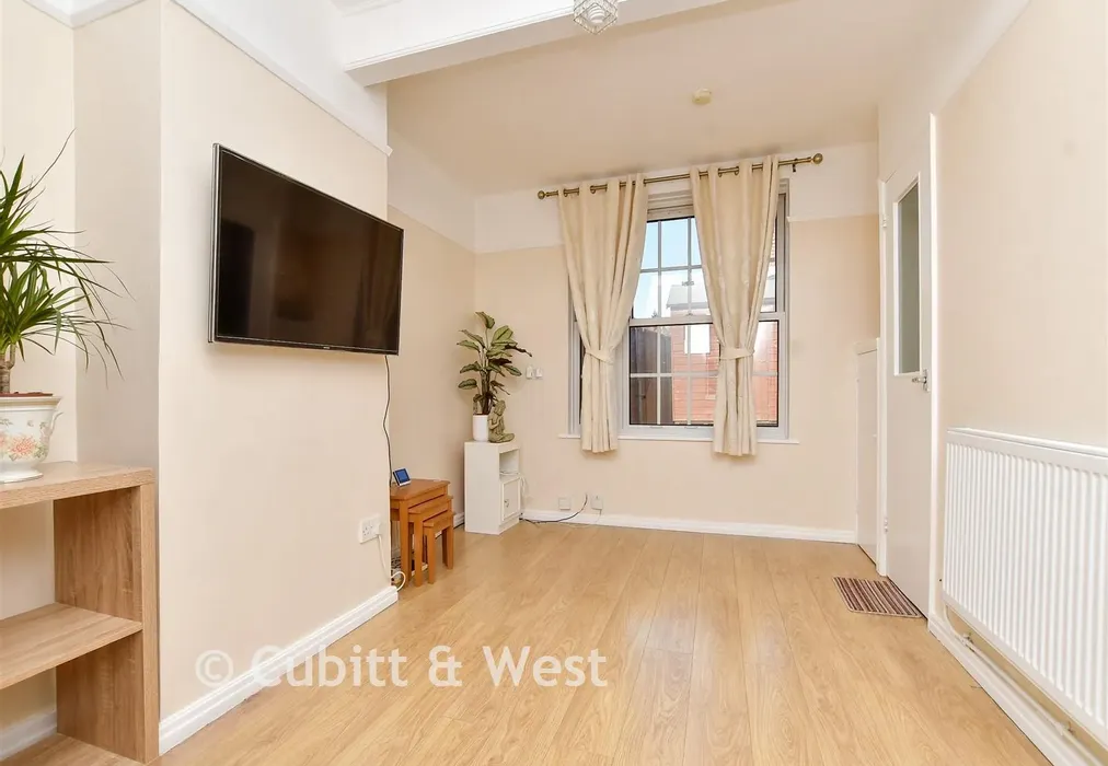 Lounge - Love Lane, Morden, Surrey - Wards of Kent
