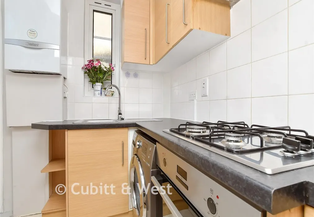 Kitchen - Love Lane, Morden, Surrey - Wards of Kent