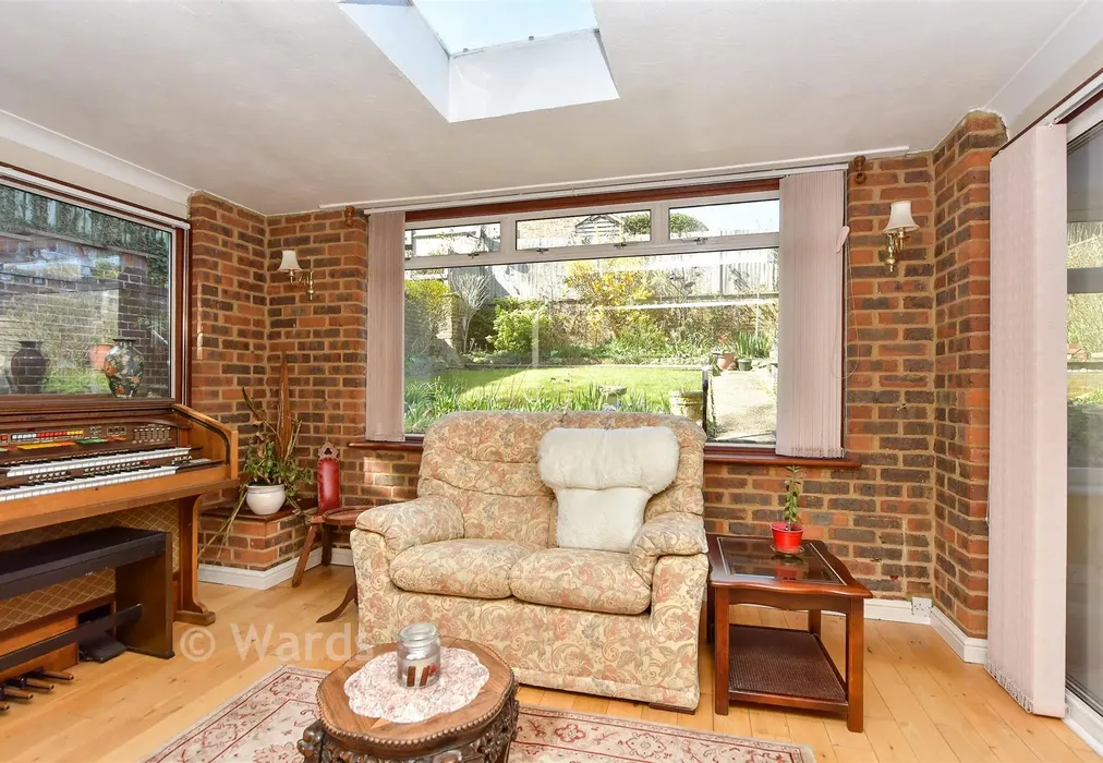 Sun Room Area - Northumberland Road, Istead Rise, Kent - Wards of Kent