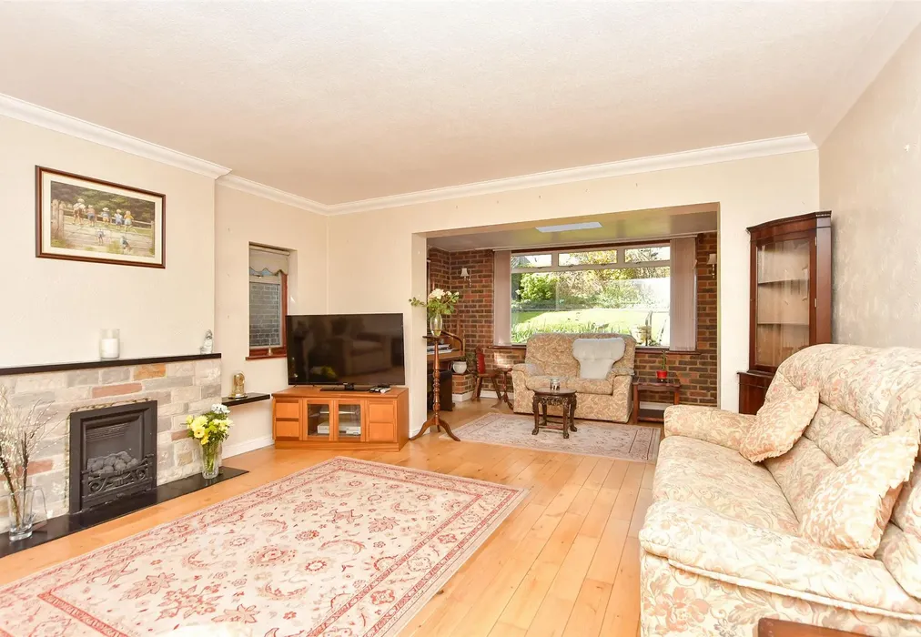 Lounge - Northumberland Road, Istead Rise, Kent - Wards of Kent