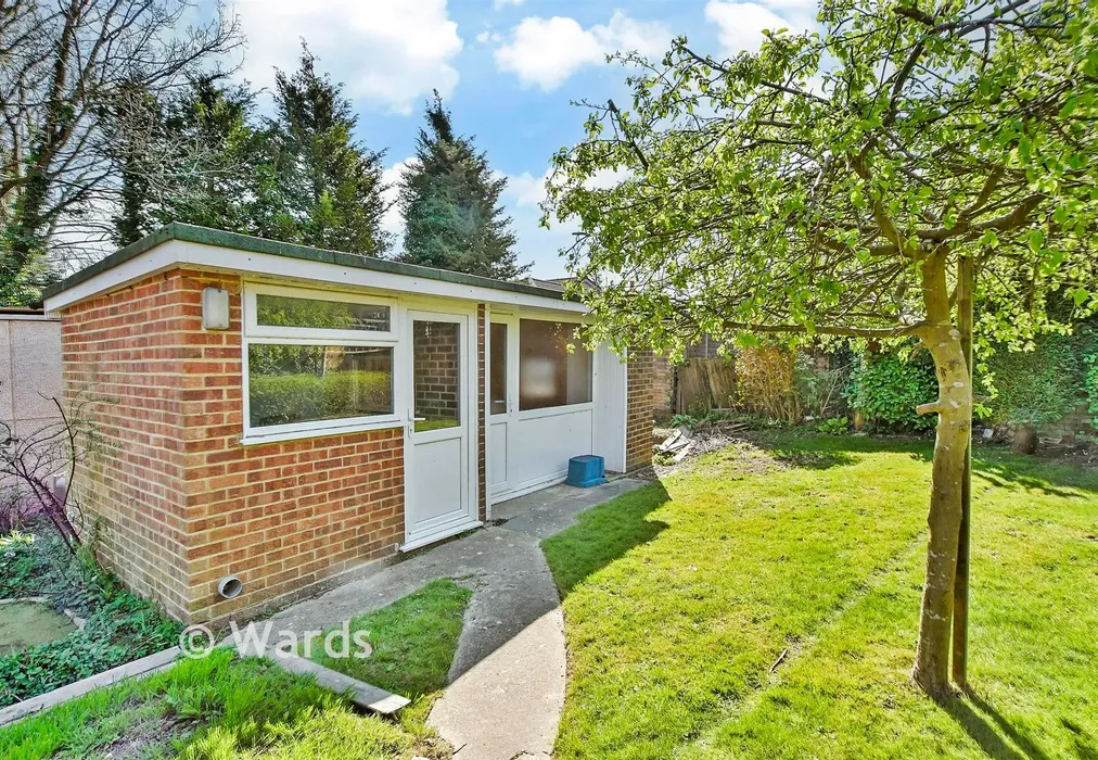 Workshop/Outbuildings - Northumberland Road, Istead Rise, Kent - Wards of Kent