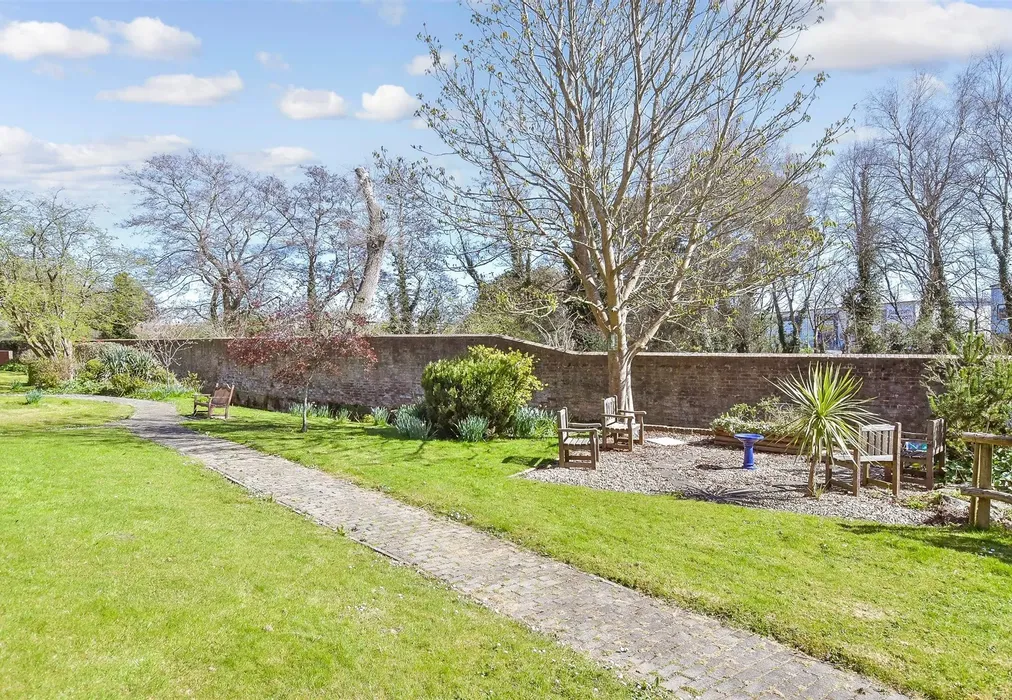 Communal Gardens - Brockhampton Road, Havant, Hampshire - Wards of Kent