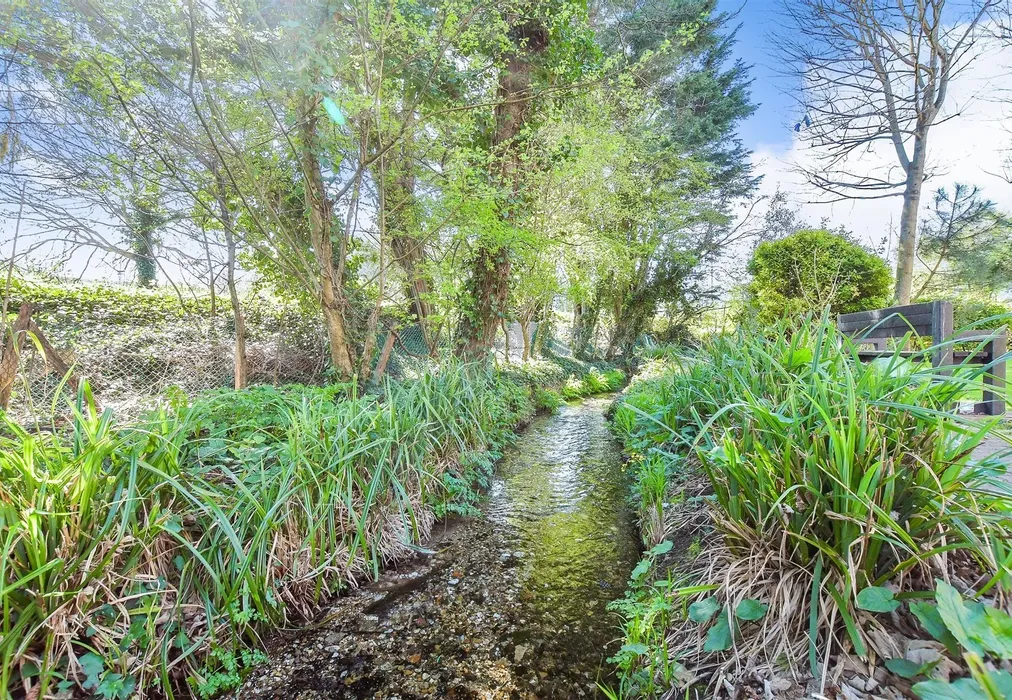 Communal Gardens - Brockhampton Road, Havant, Hampshire - Wards of Kent