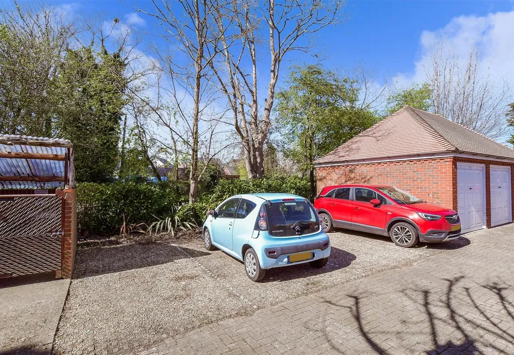 Driveway/Parking - Brockhampton Road, Havant, Hampshire - Wards of Kent