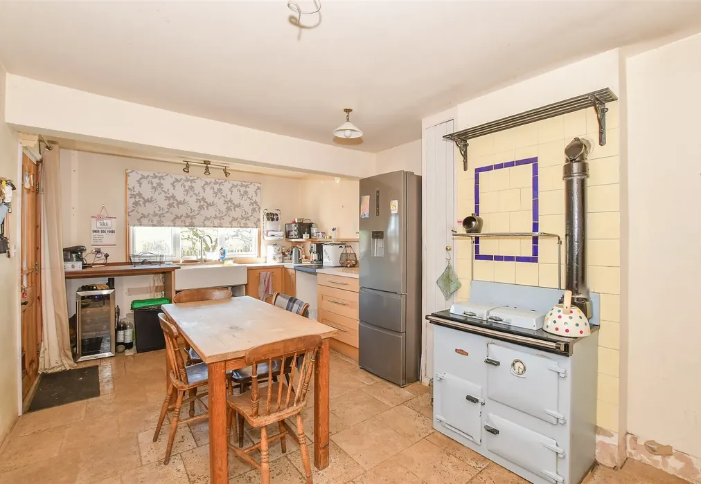 Kitchen - Coach Road, Egerton, Ashford, Kent - Wards of Kent