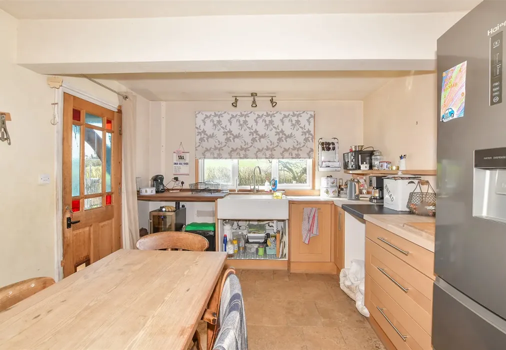 Kitchen - Coach Road, Egerton, Ashford, Kent - Wards of Kent