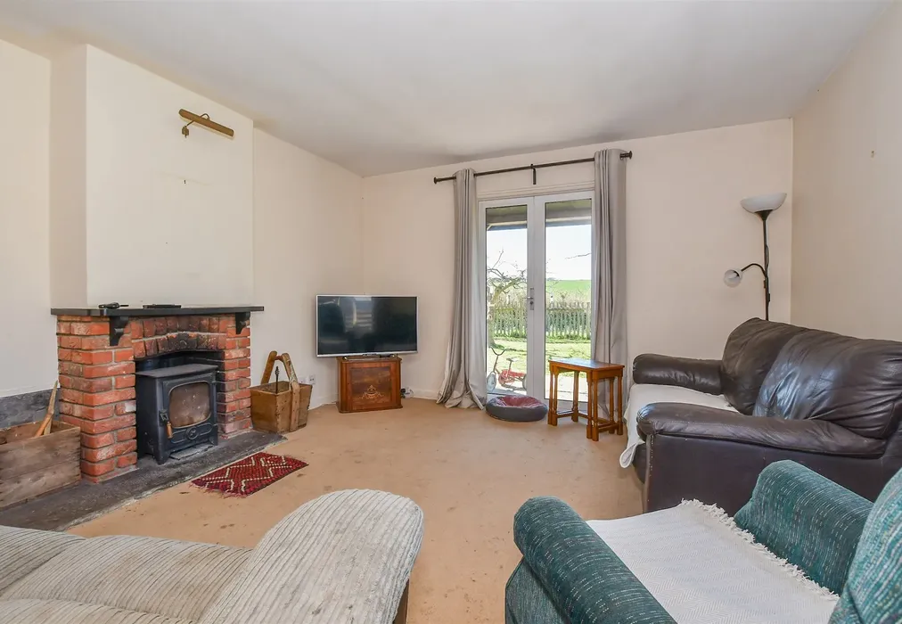 Lounge - Coach Road, Egerton, Ashford, Kent - Wards of Kent