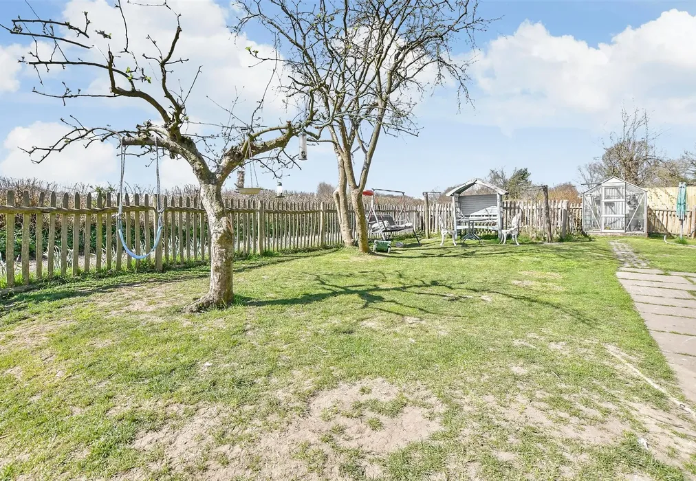 Front Garden - Coach Road, Egerton, Ashford, Kent - Wards of Kent
