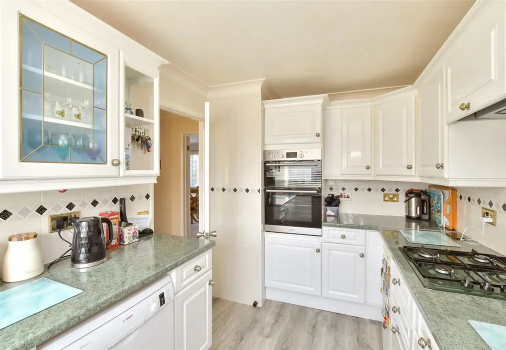 Kitchen - Alberta Road, Worthing, West Sussex - Wards of Kent