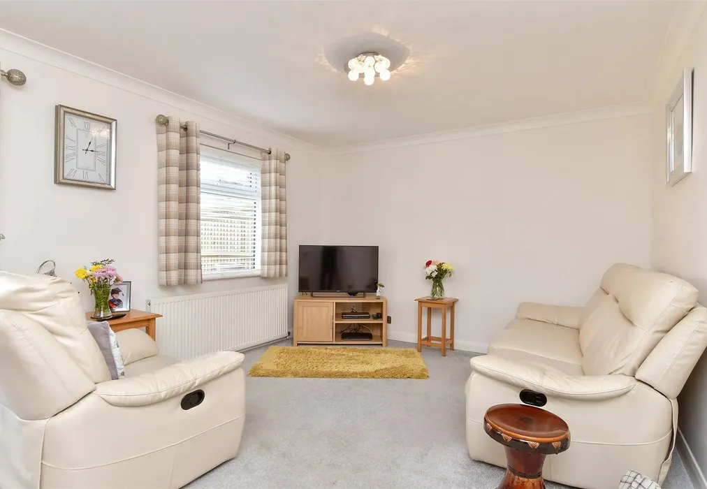 Lounge/ Diner - Alberta Road, Worthing, West Sussex - Wards of Kent