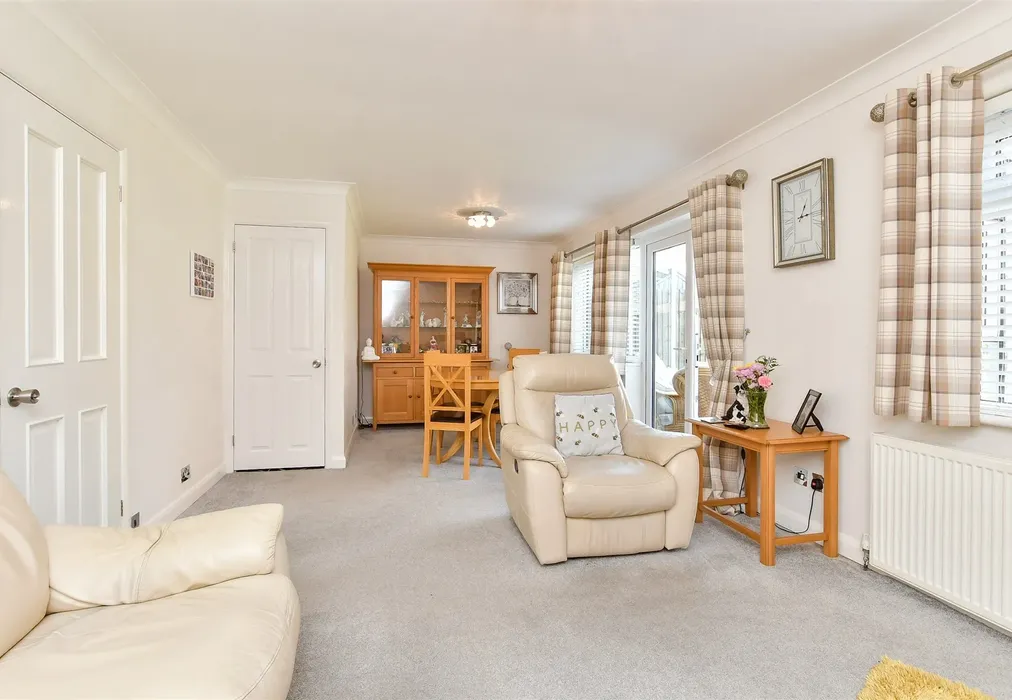 Lounge/ Diner - Alberta Road, Worthing, West Sussex - Wards of Kent