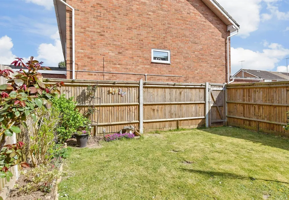 Rear Garden - Alberta Road, Worthing, West Sussex - Wards of Kent
