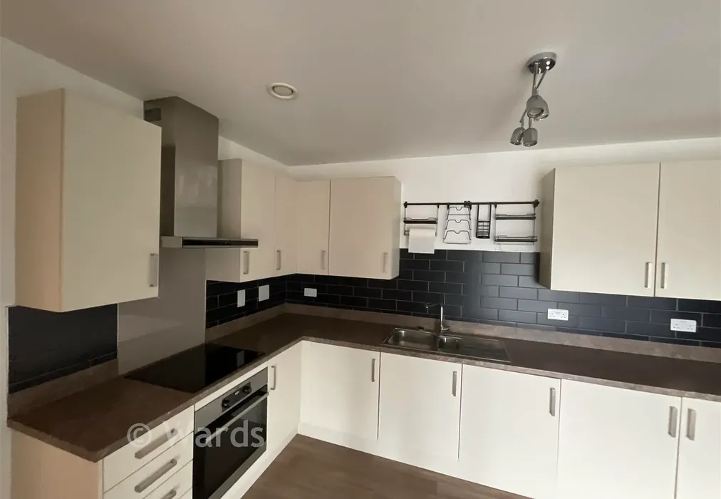Kitchen - Godinton Road, Ashford, Kent - Wards of Kent
