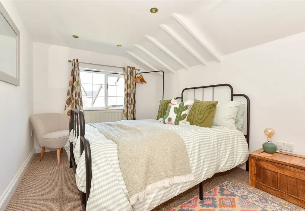 Bedroom 3 - Colwell Road, Freshwater, Isle of Wight - Wards of Kent